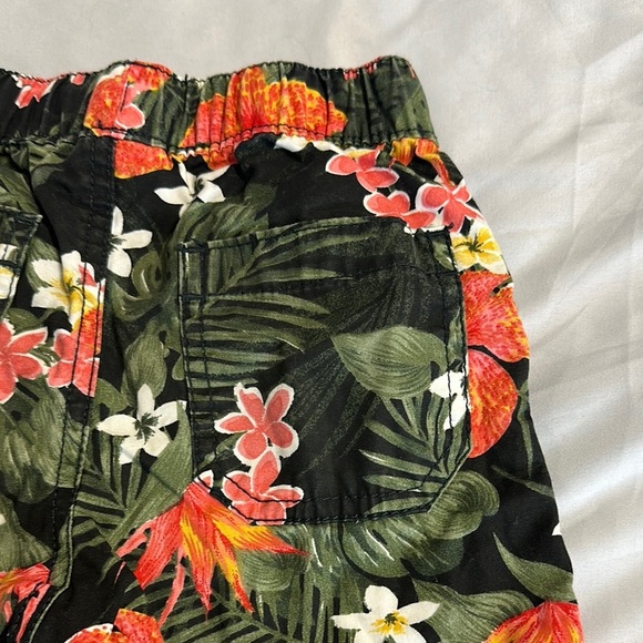 The Children's Place - Black and Red floral summer Shorts - Picture 4 of 4